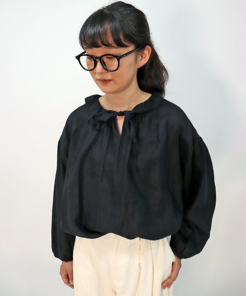 リネンブラウス バックくるみ釦が大人かわいいボリューム袖フレンチリネン