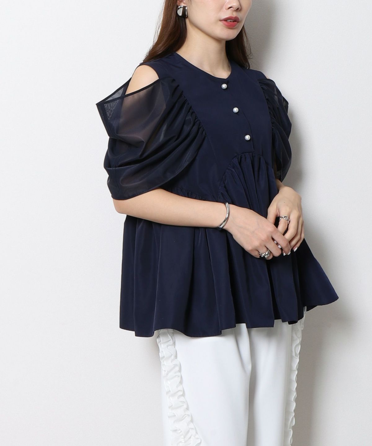 verofonna ヴェロフォンナ　レースメッシュチュニック　ブラック　ペプラム 裾レース使いチュニック - ベルーナ【公式】
